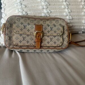 Authentic Louis Vuitton crossbody